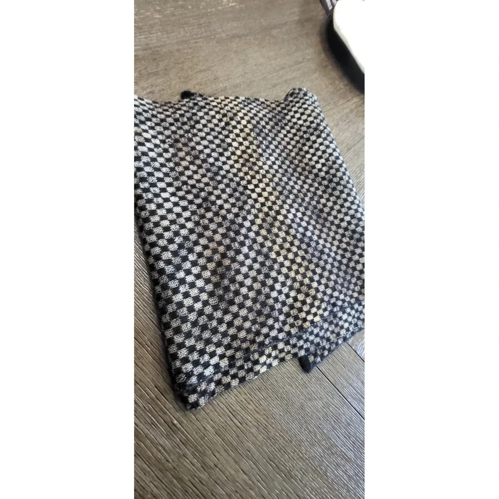 Irish McKernan Wool Scarf 85% Merino Wool 15% Angora Checkerboard Beige Black